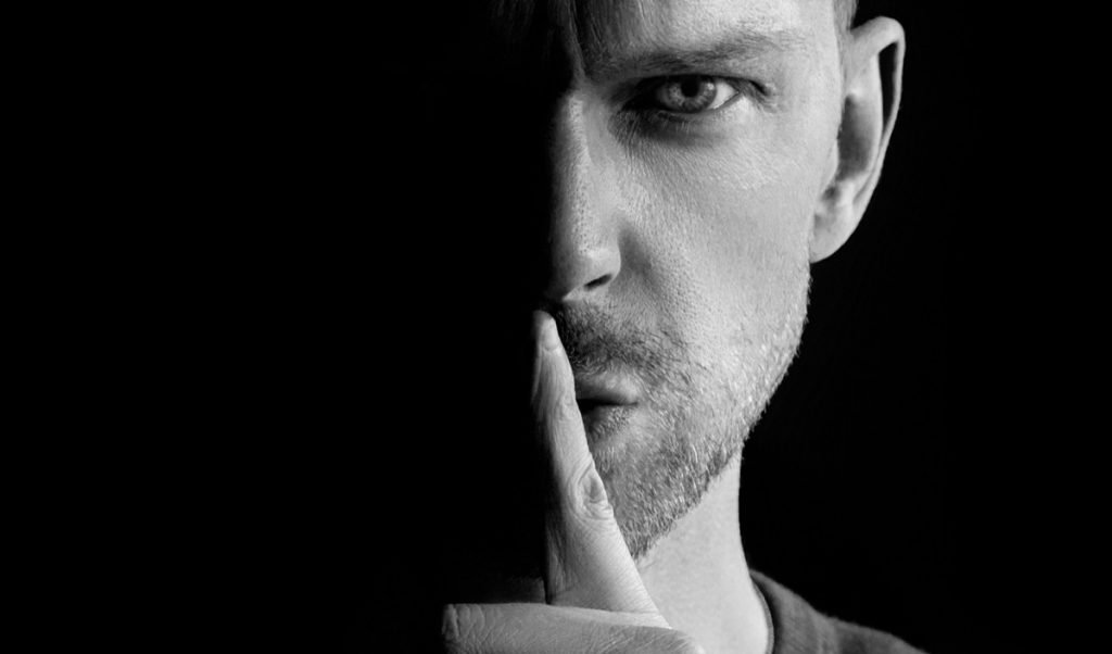 Csend-diéta: miért lehet egészségesebb néha nem beszélni?